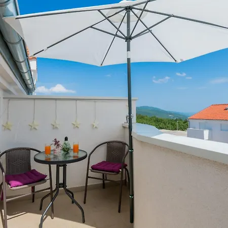 Melani Apartment *